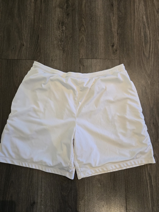 Wilson Other - Wilson Men’s Court Tennis Shorts White Size Large Mesh Lining Deep Pockets EUC